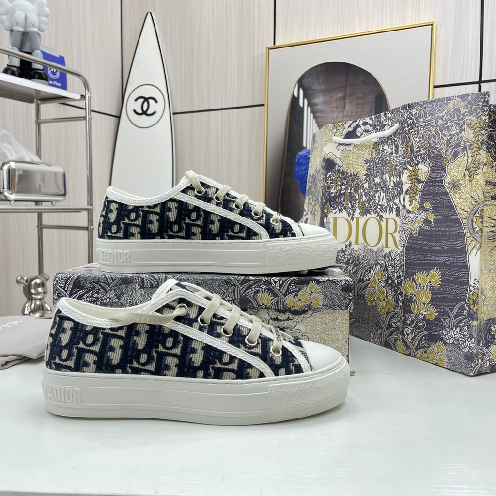 Z1XD65 Popular shoes