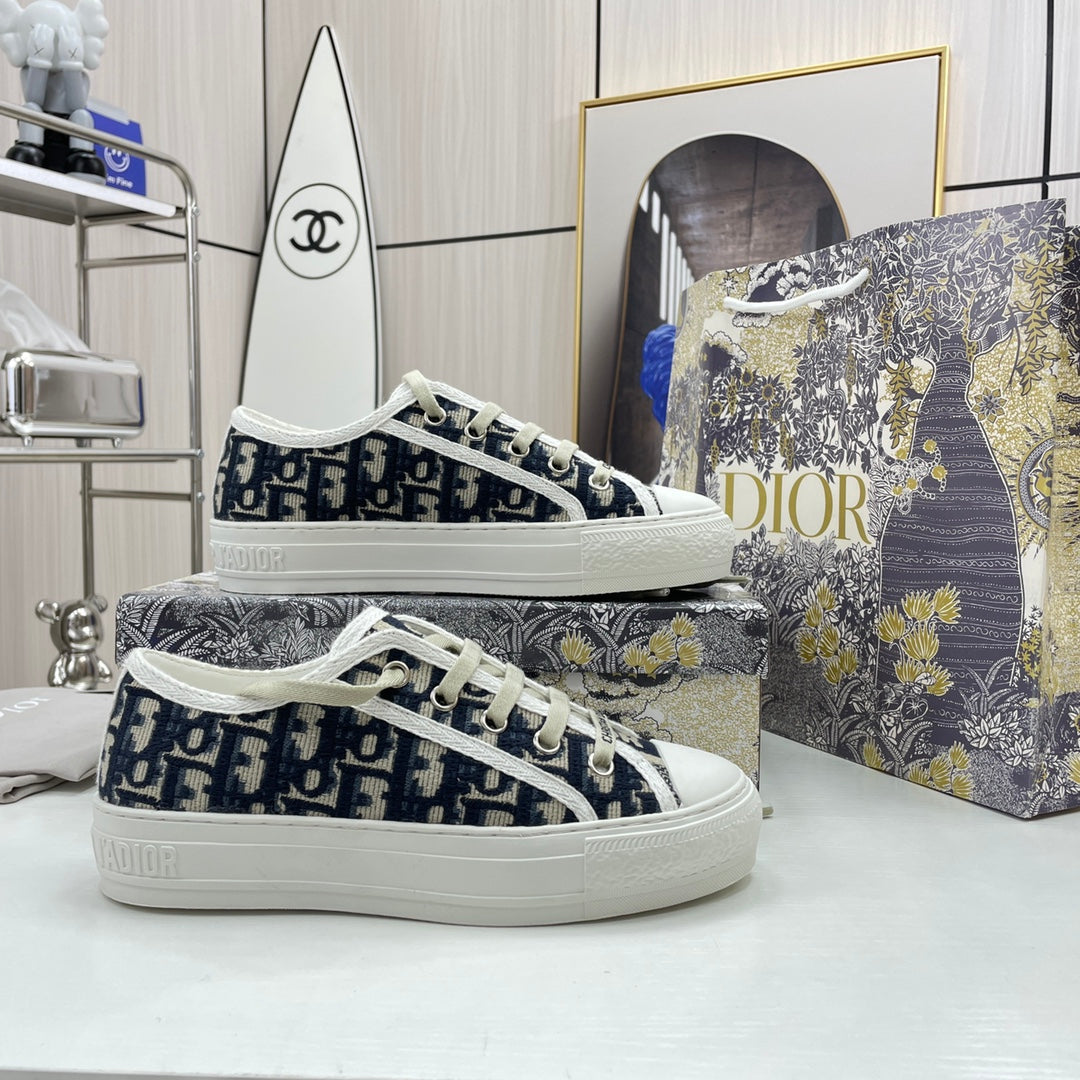 Z1XD65 Popular shoes