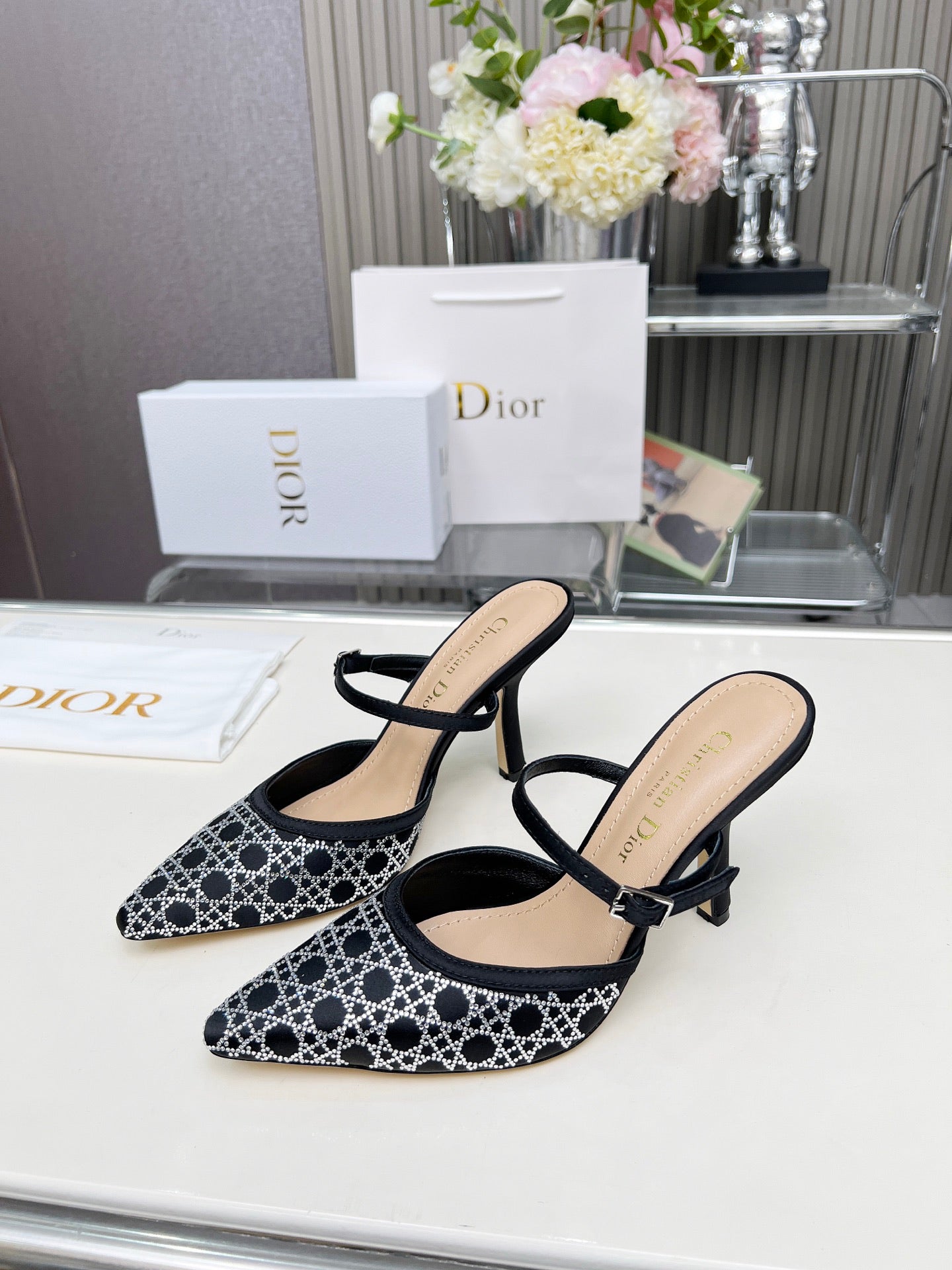 Z2Q95D117 Popular high-quality leather  High heels