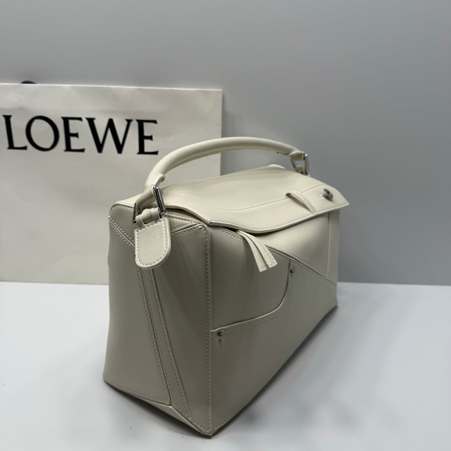 B1R46A12 Popular leather bag