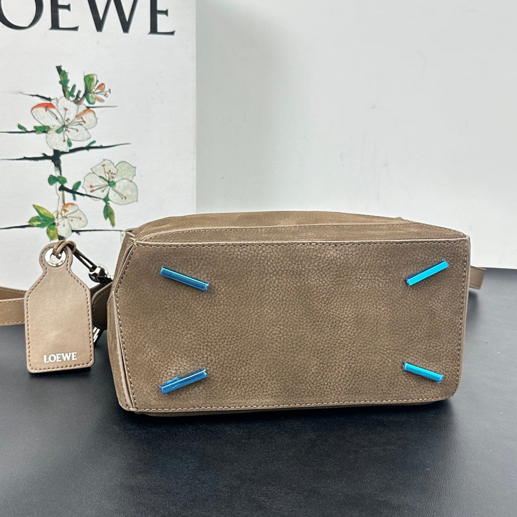 B1R46A10 Popular leather bag