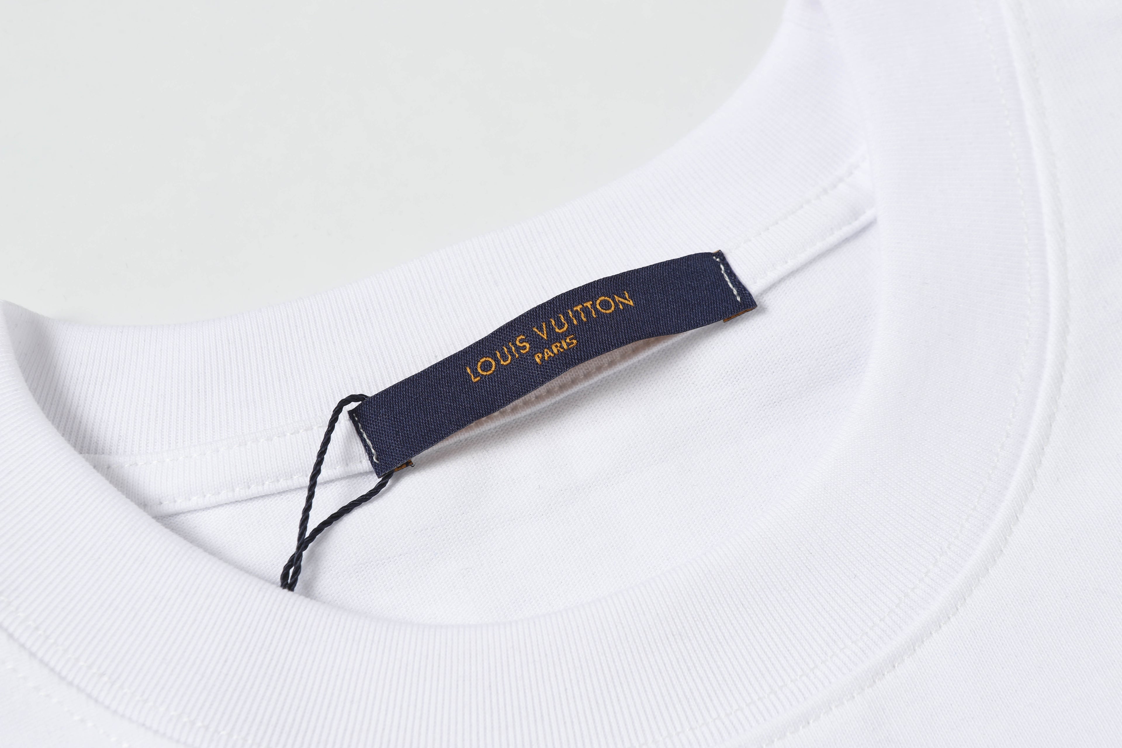 U1R45E147 Popular T-shirt