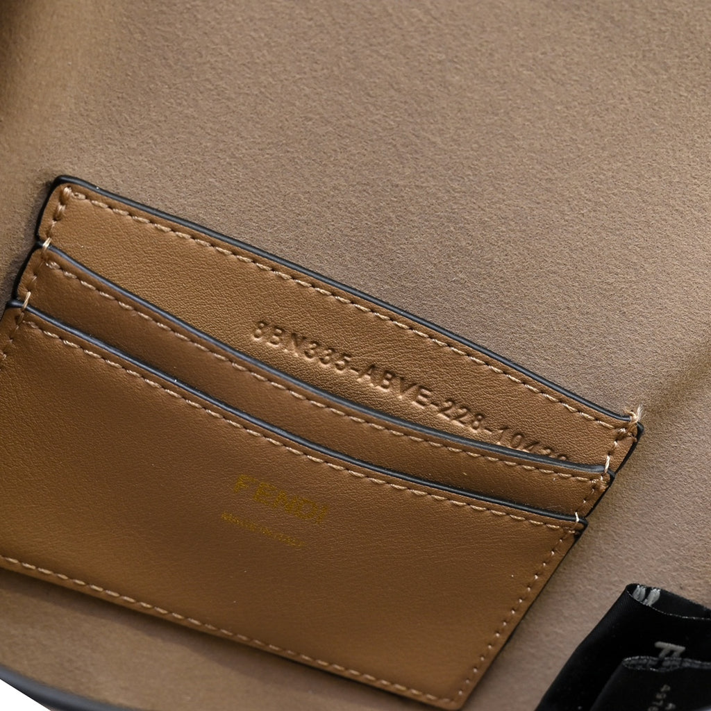 B1R15F138 Popular leather bag