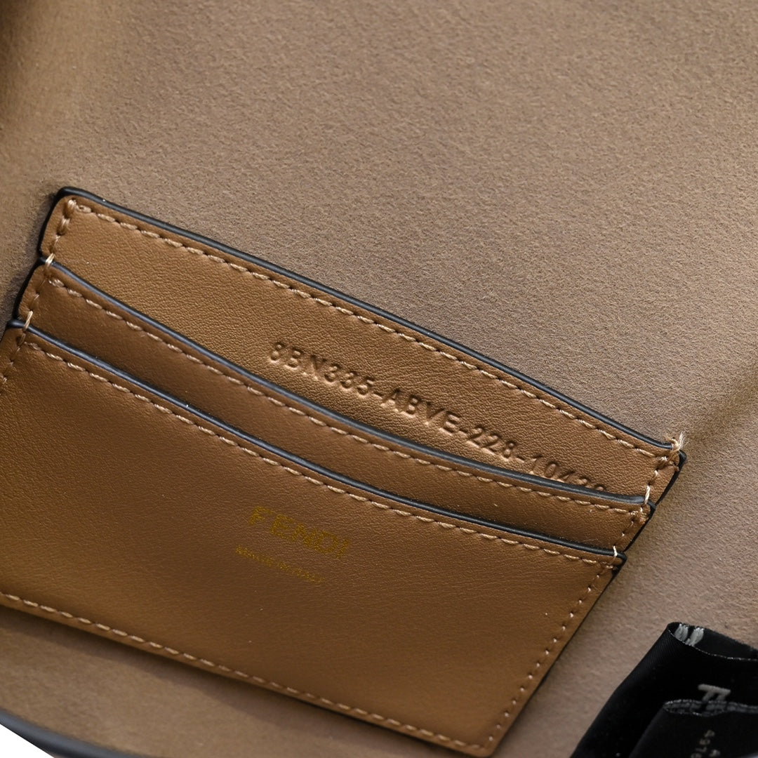 B1R15F138 Popular leather bag