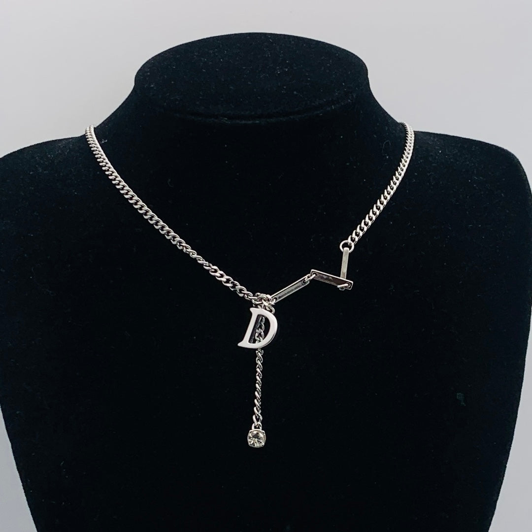 X1R75D28X Popular  Necklaces .