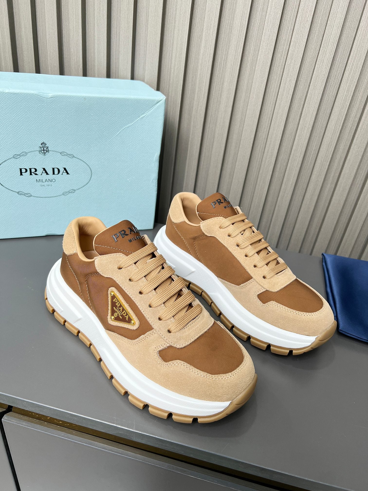 Z2LPD5  Popular high-quality shoes