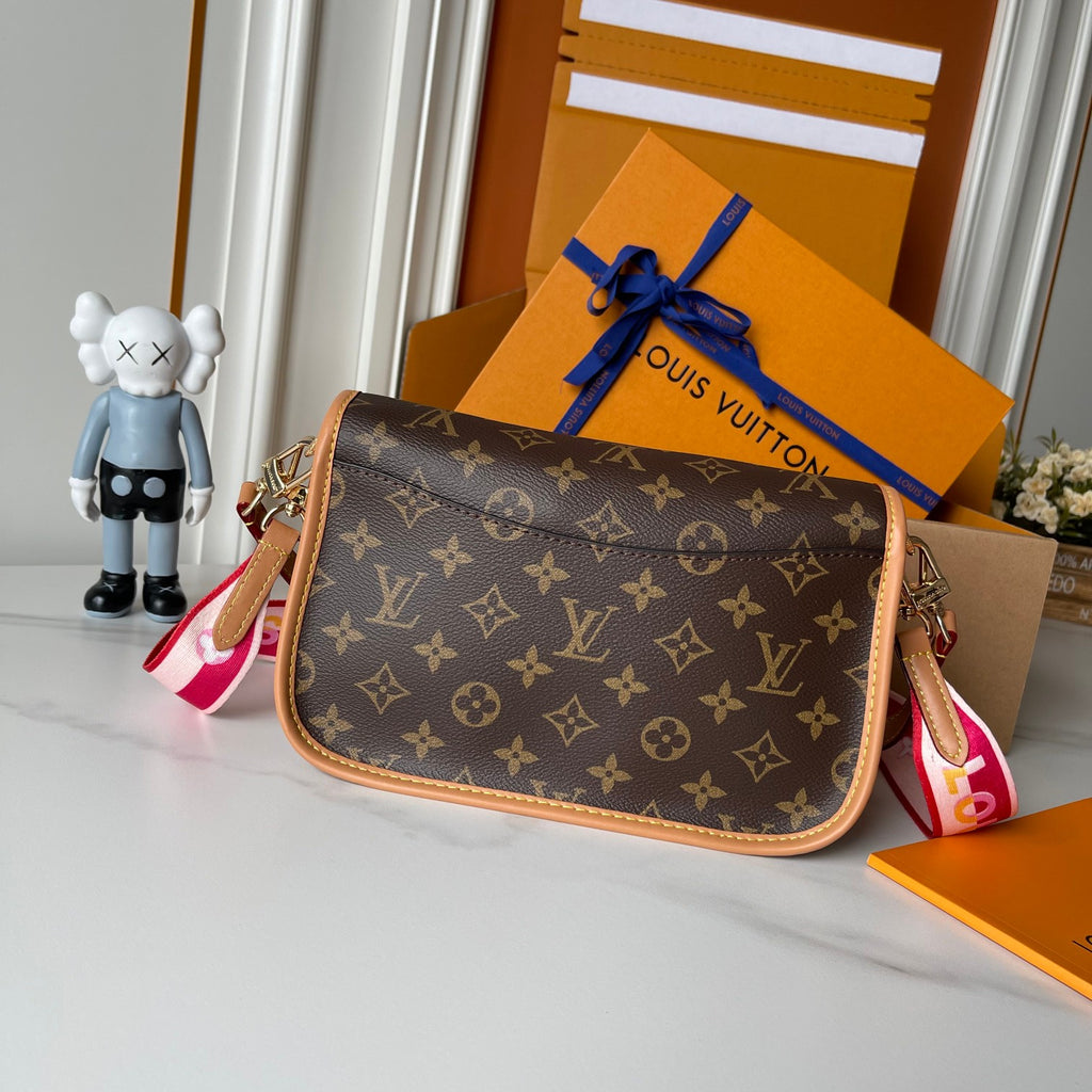 B1P36E38 Popular leather bag