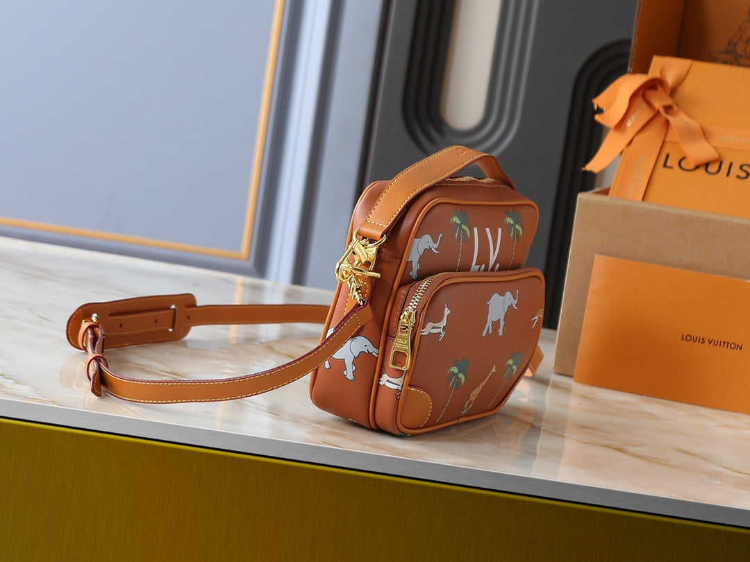 B1P46E109 Popular leather bag