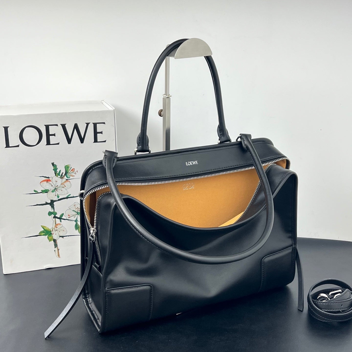 B1R46A4 Popular leather bag