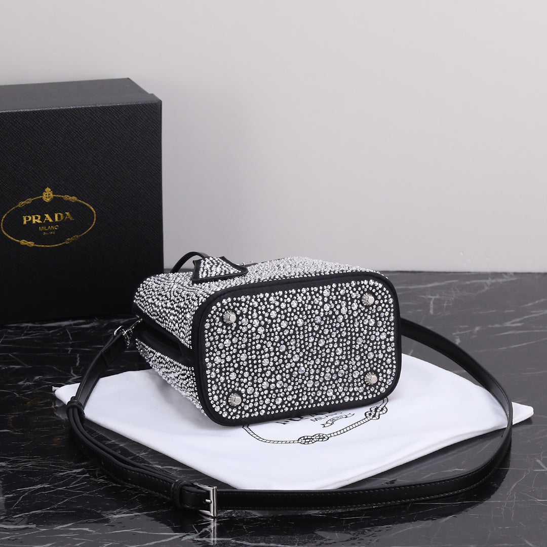 B12X44P265 Popular leather bag 