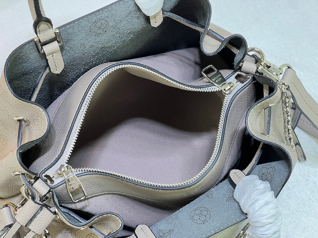 B1N55E39 Popular  leather bag