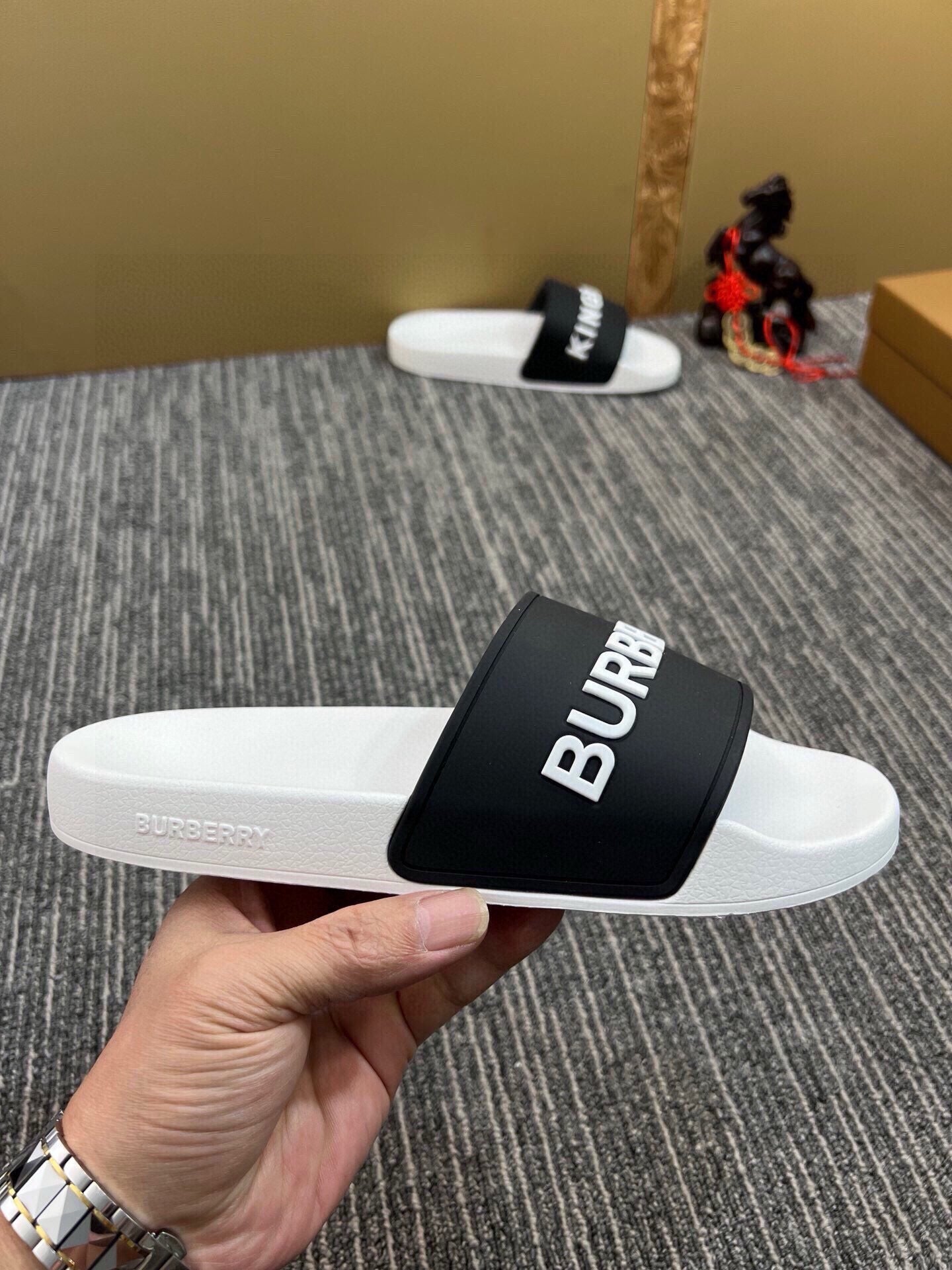 Z5Z35R256 Popular Slippers