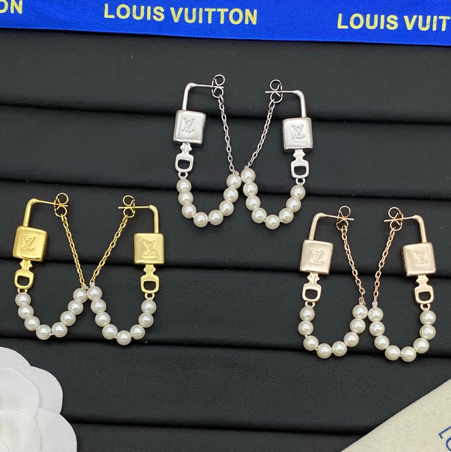 X1Z95E48E Popular Earrings