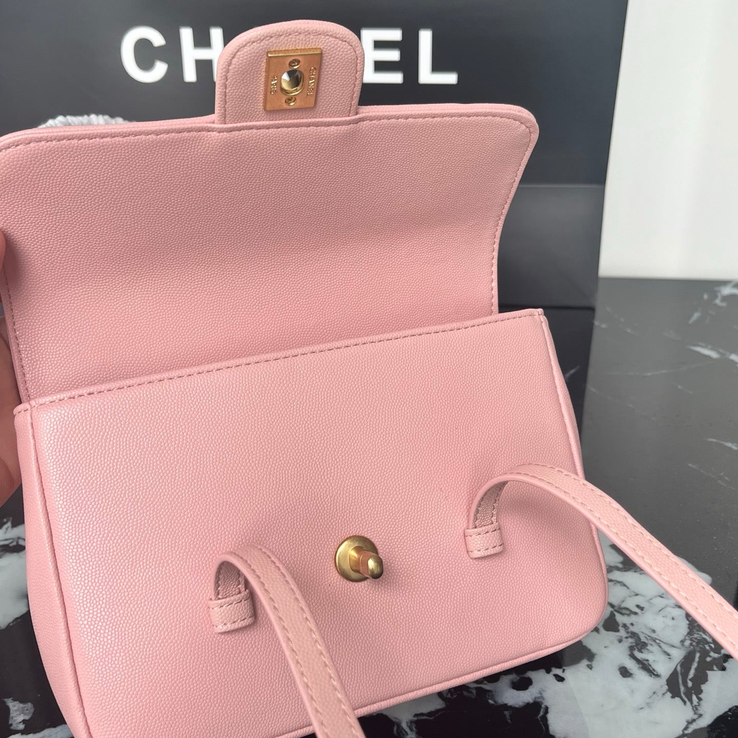 B1X46C1 Popular leather bag