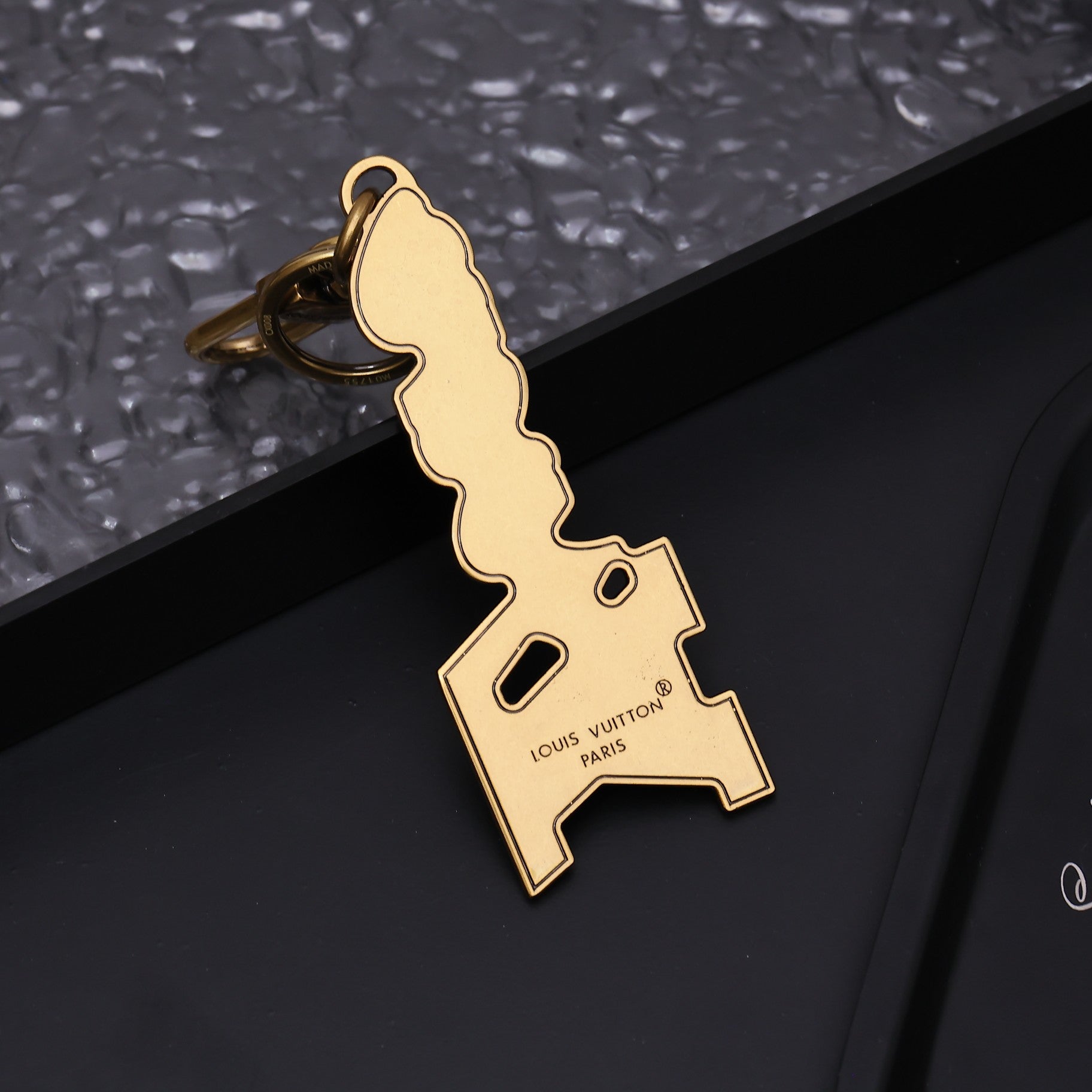 A1Z84E16  Popular key closure