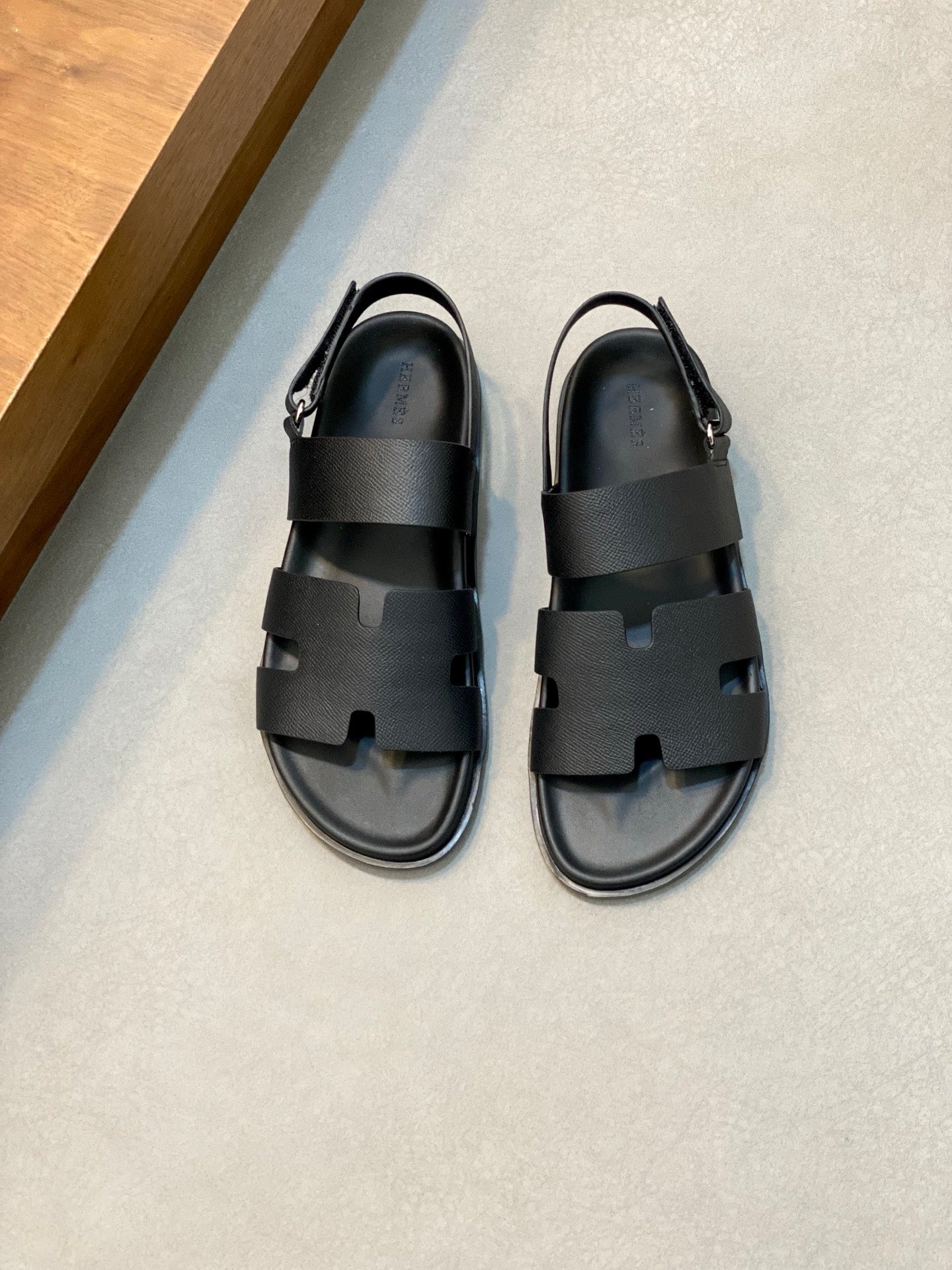 Z2P36H19 Popular high-quality leather Shoes