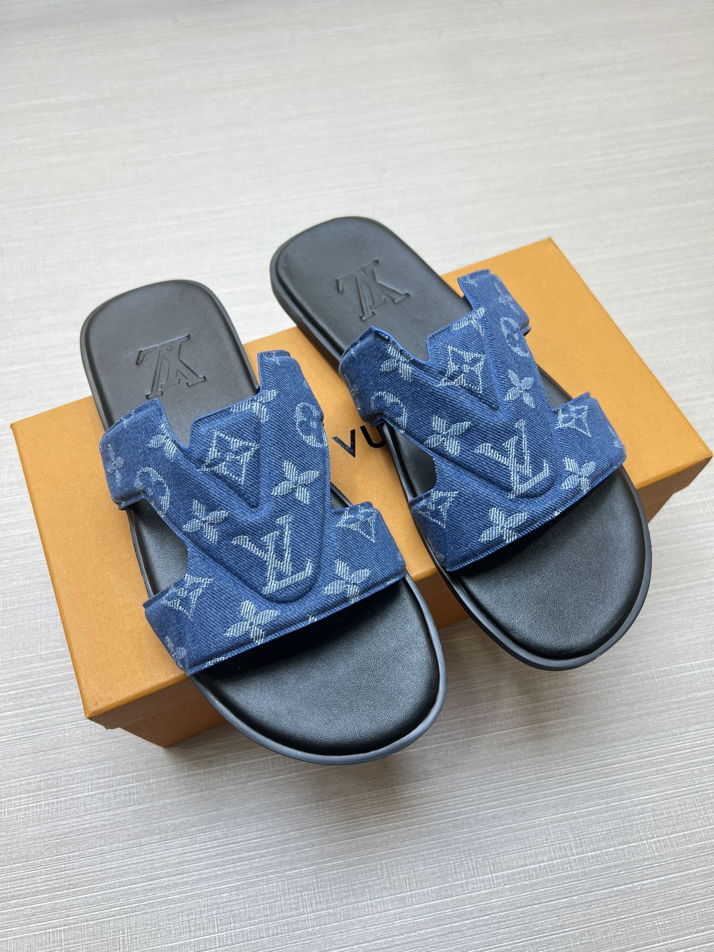 Z5ZE32 Popular slippers