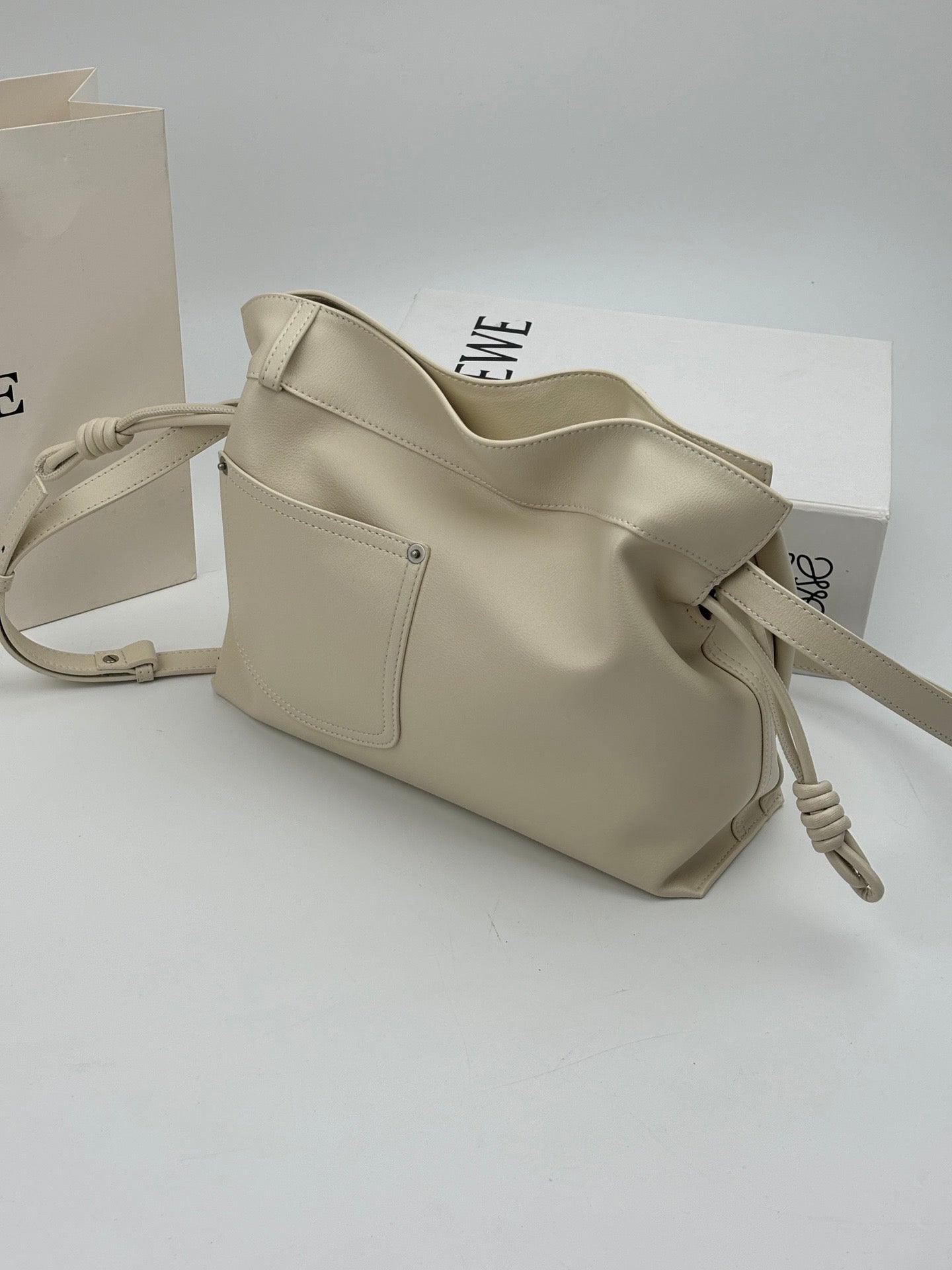 B1P36A47 Popular leather bag