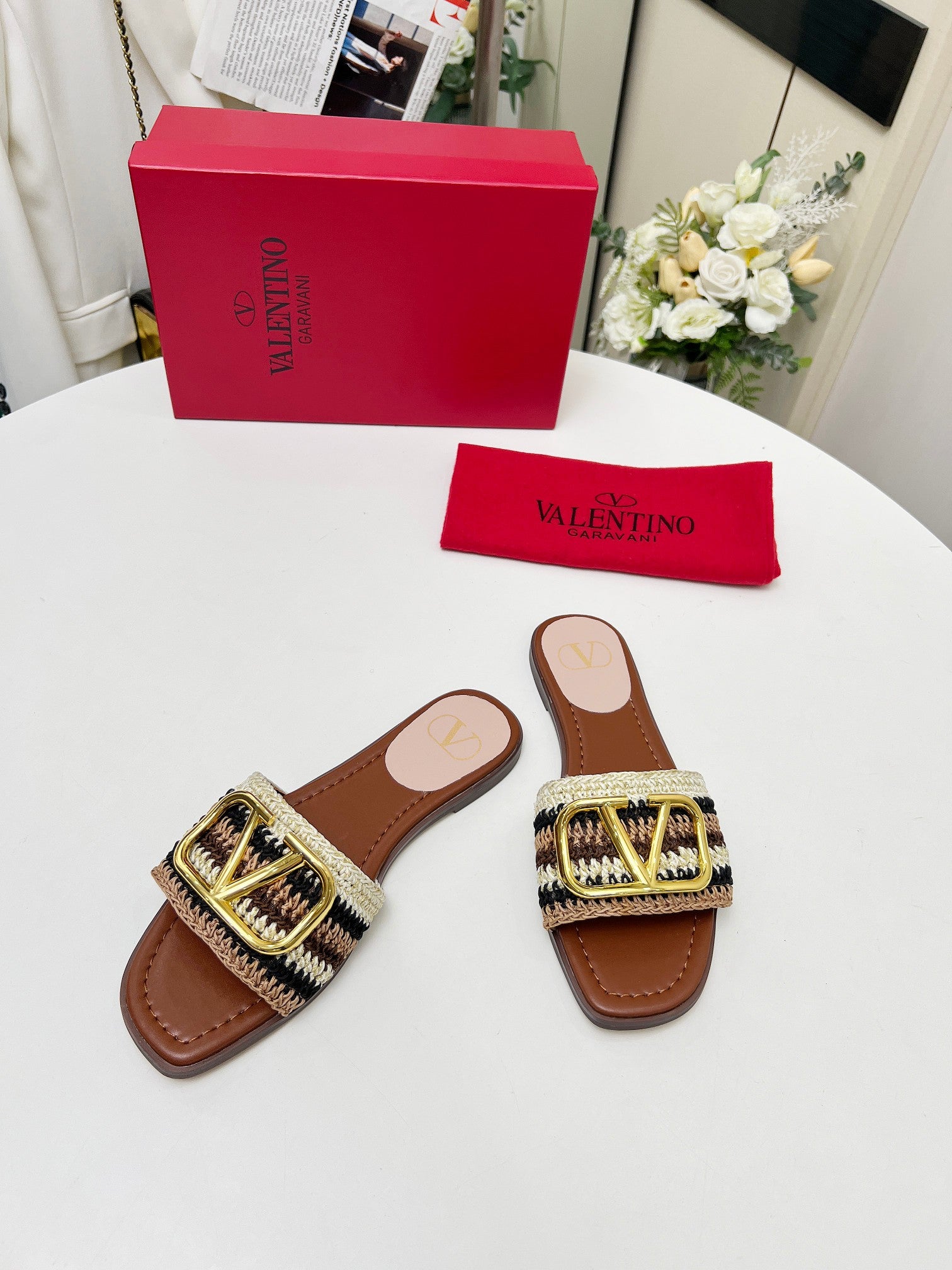 Z2Q55VL31  Popular Slippers