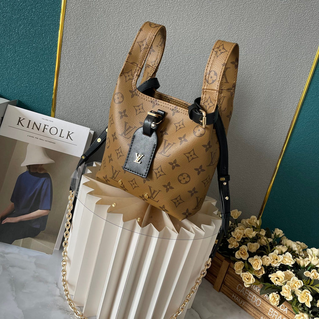 B1W15E21 Popular   leather bag