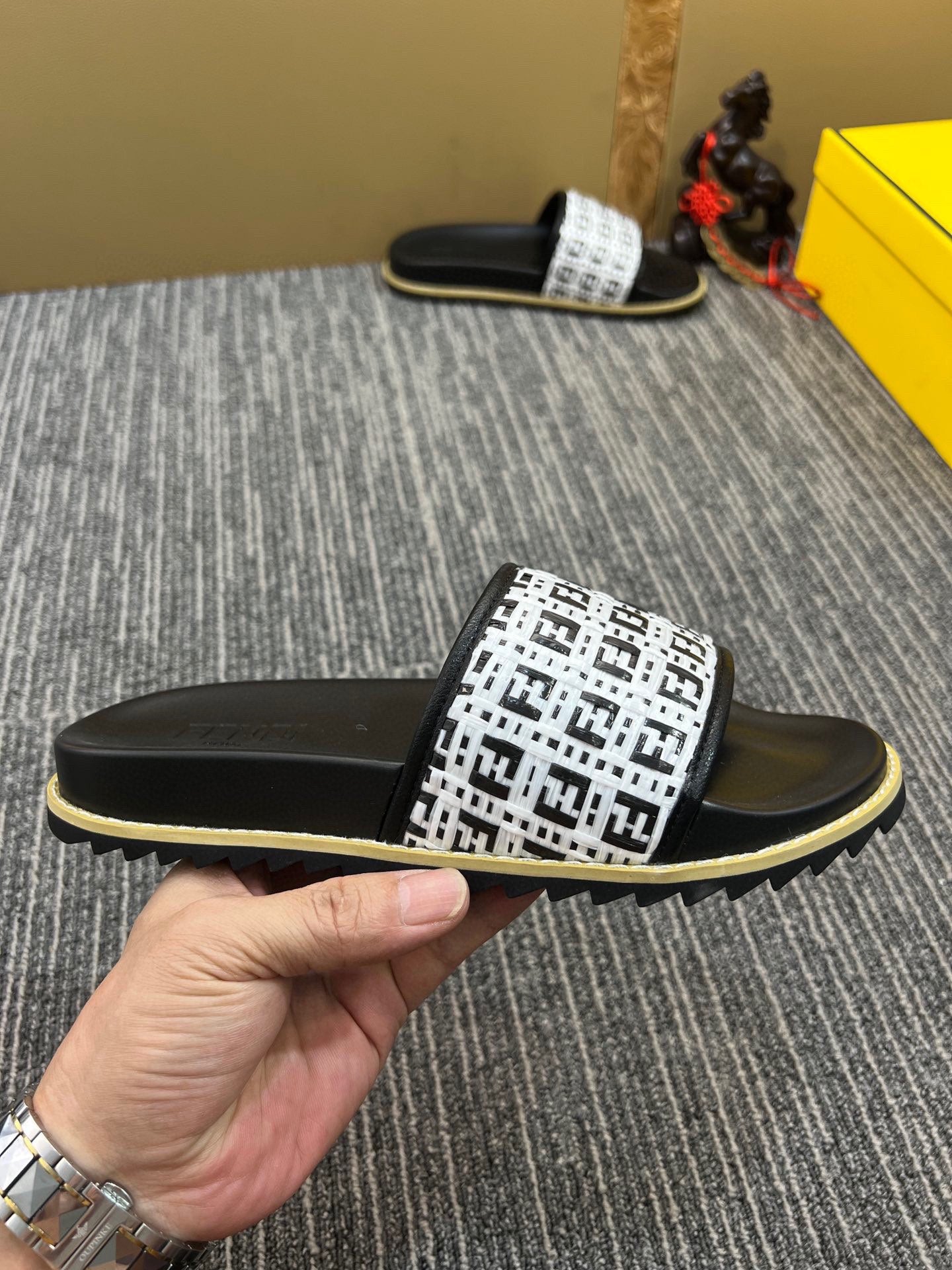 Z5XF104 Popular Slippers
