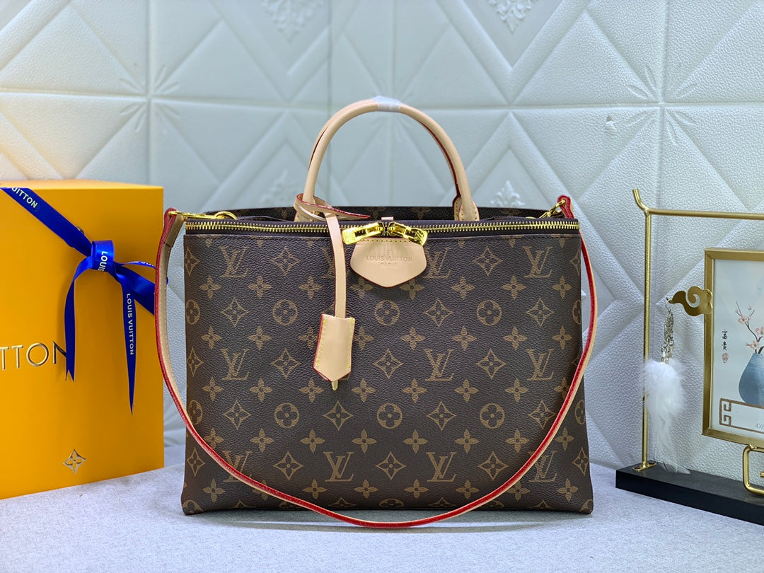 B12X44E330 Popular   leather bag 