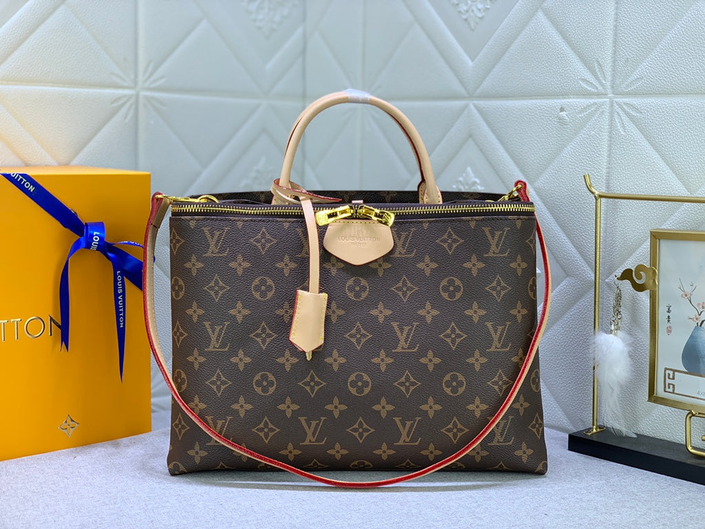 B12X44E330 Popular   leather bag 