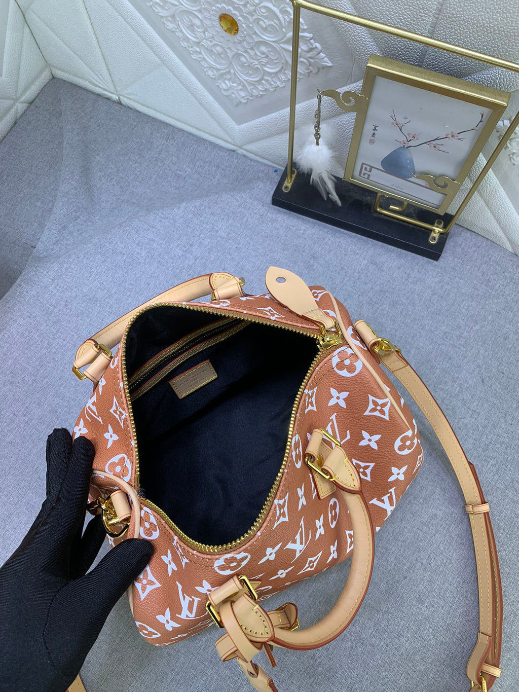 B12X44E268 Popular  leather bag 