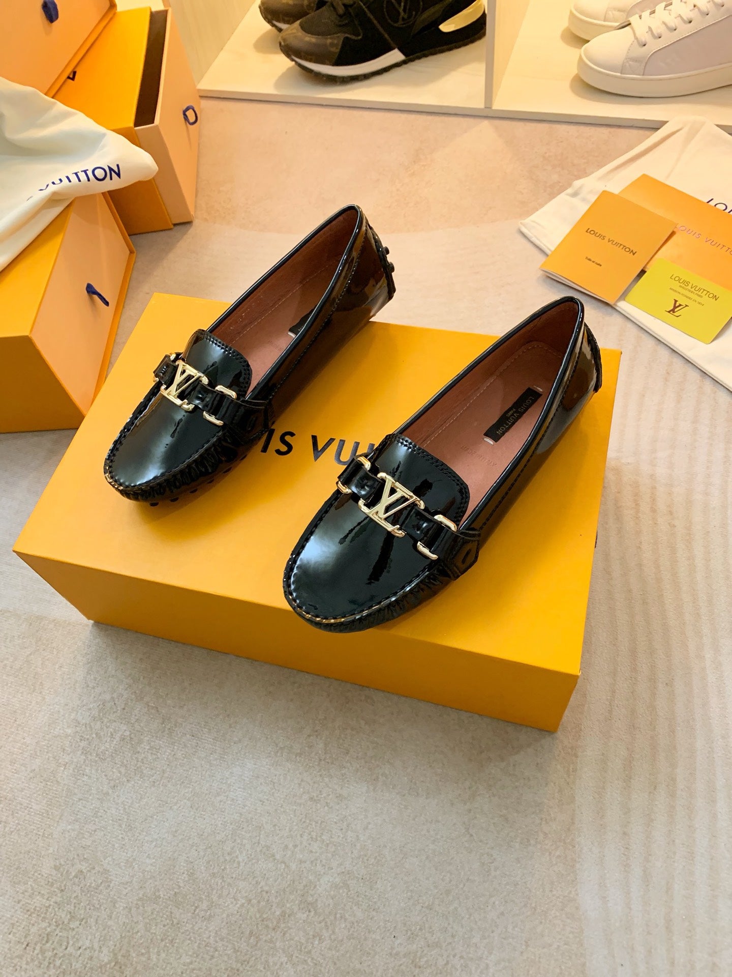 Z2Q95E98 Popular high-quality leather shoes