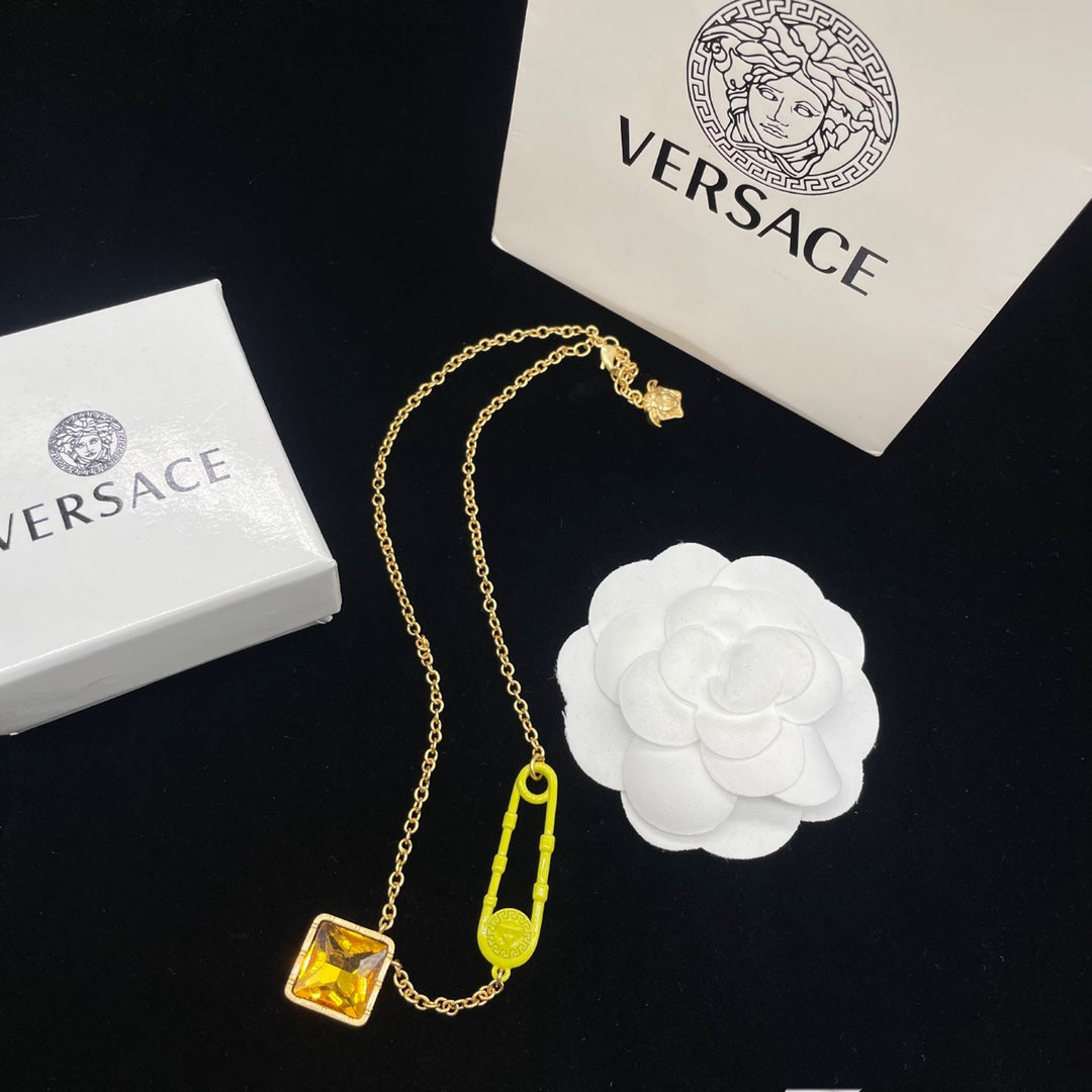 X1R75B47X Popular  Necklaces