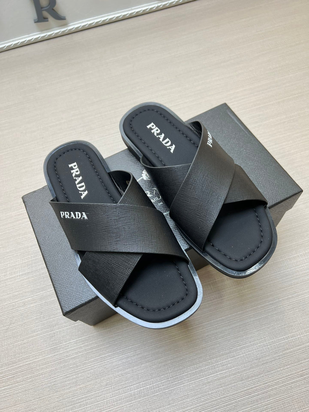 Z5ZPD72  Popular slippers