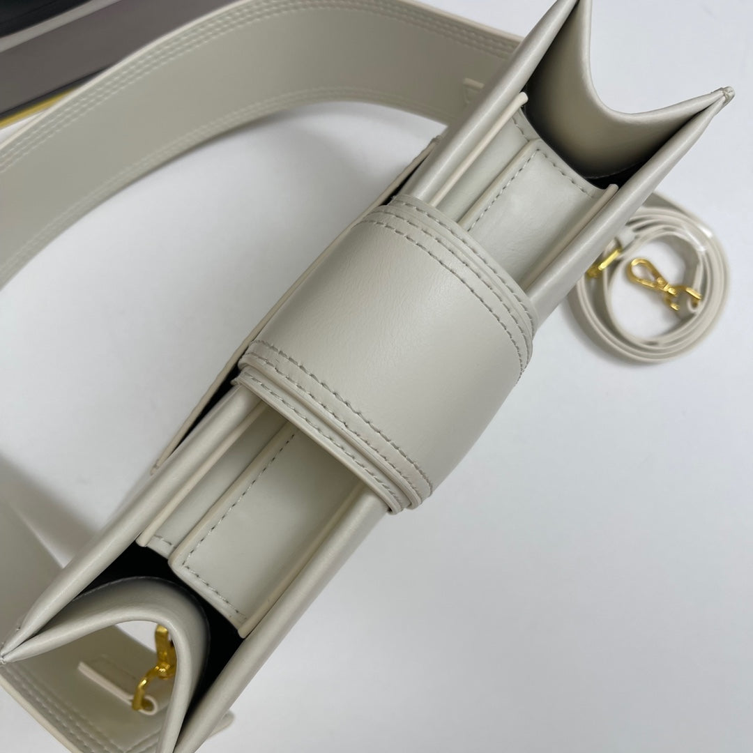 B1P36A25 Popular leather bag