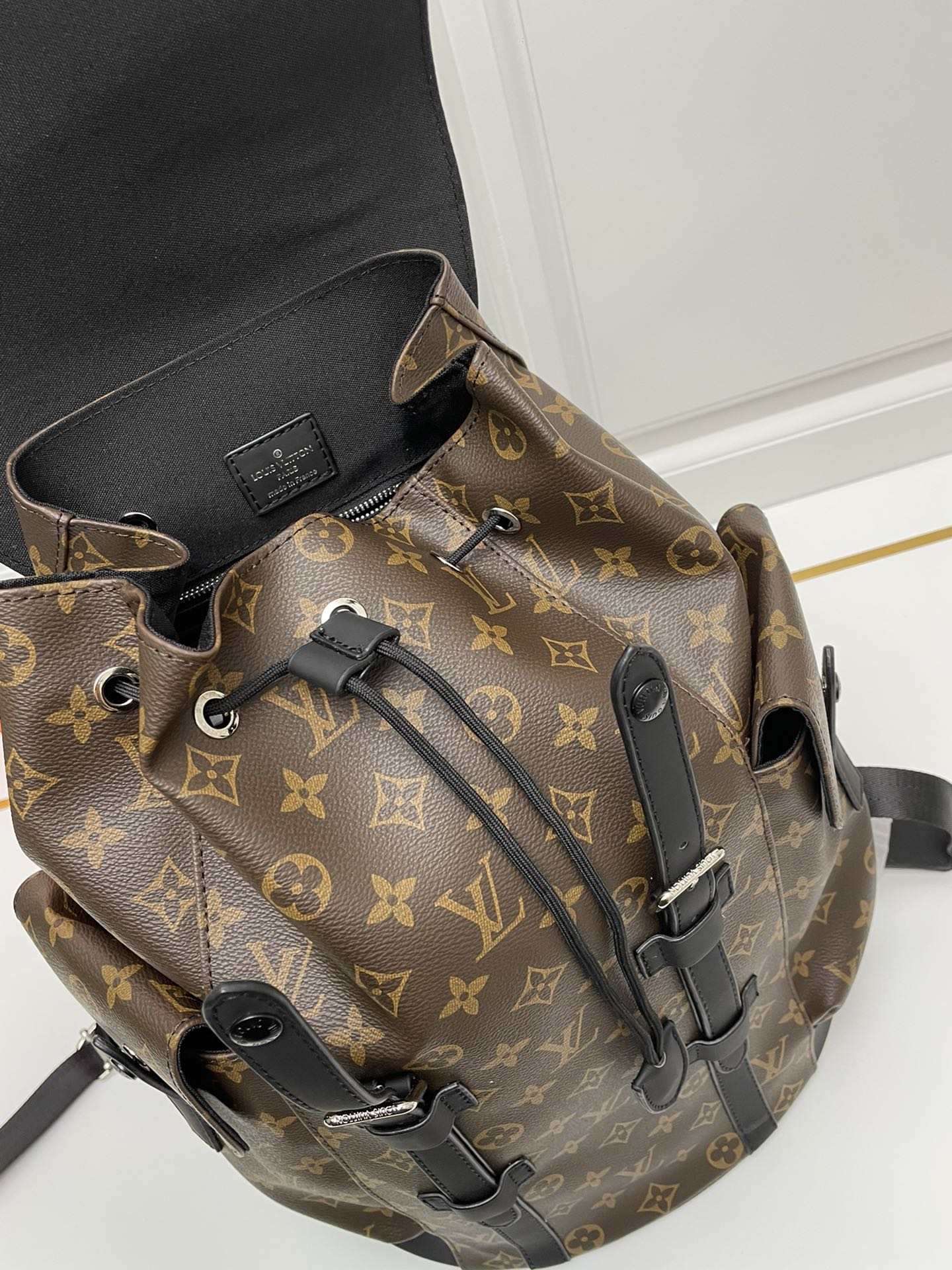 B1W15E68 Popular  leather Backpacks