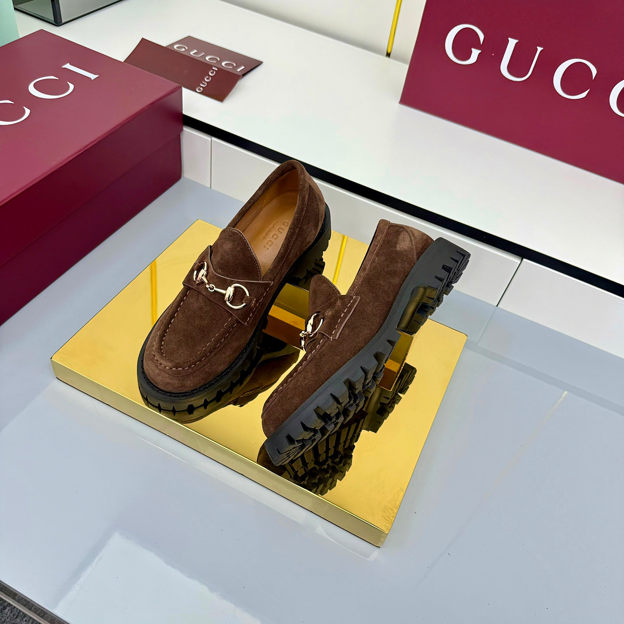 Z2Q105B304 Popular high-quality Shoes