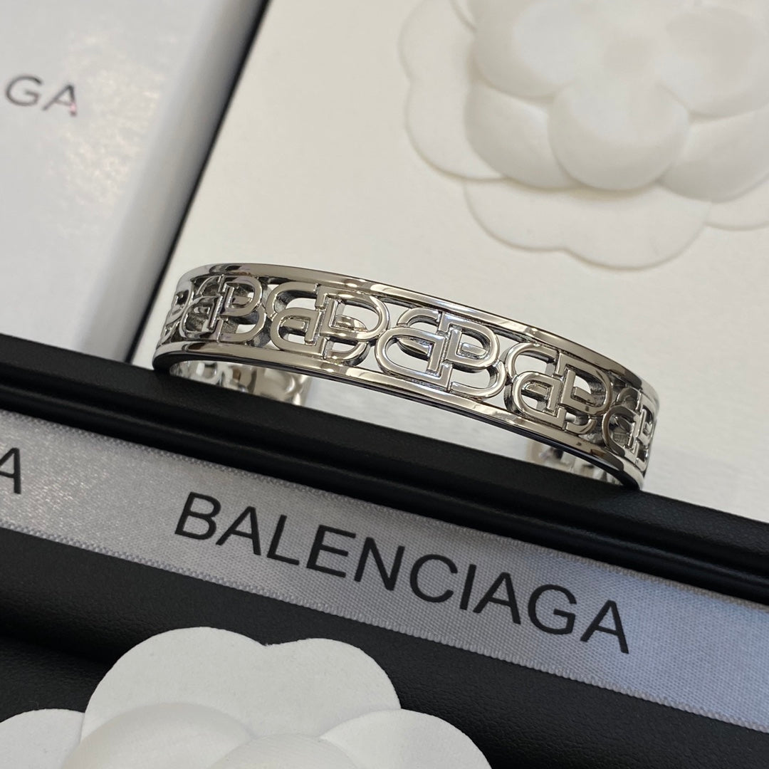 X1Z34J136K  Popular Bracelets