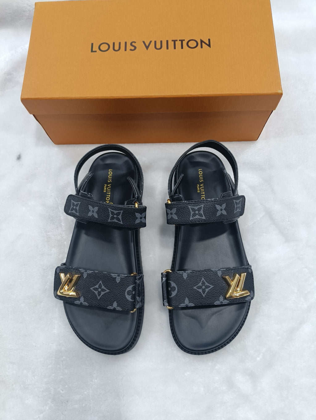 Z5LE211 Popular sandals