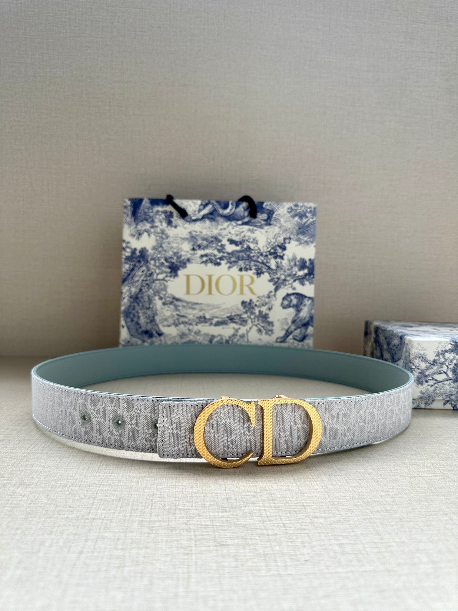 P1R55D197 Popular   High quality belt With full package