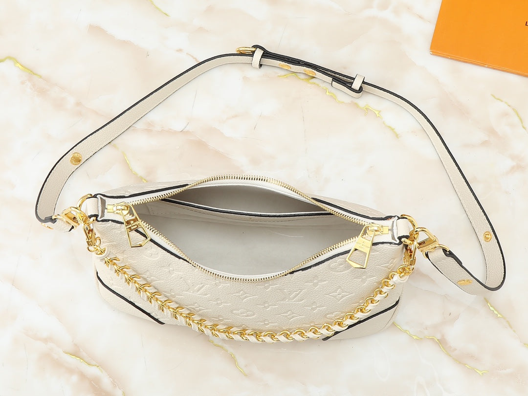 B1R76E49 Popular leather bag
