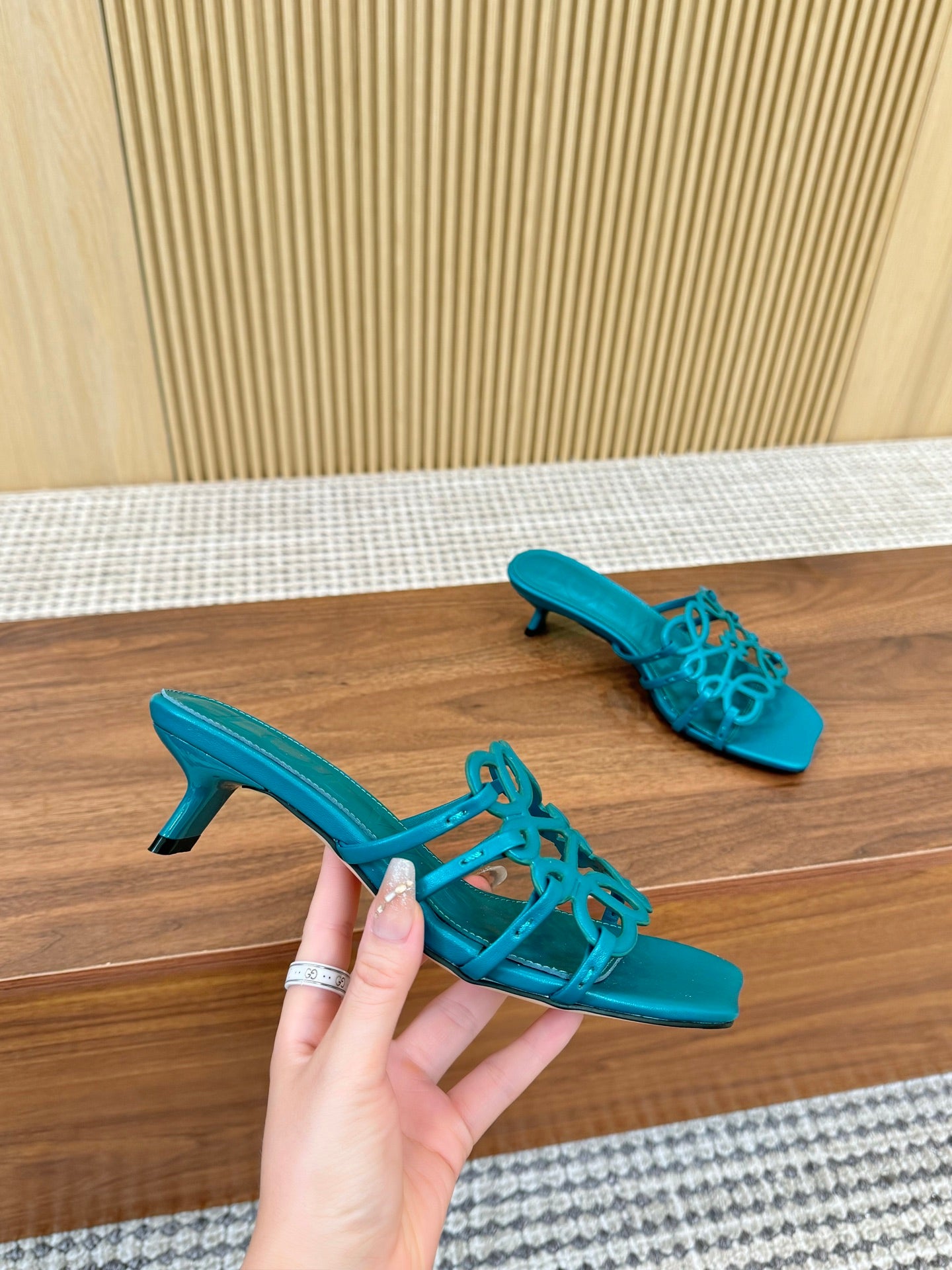 Z2X66A21 Popular high-quality leather Shoes