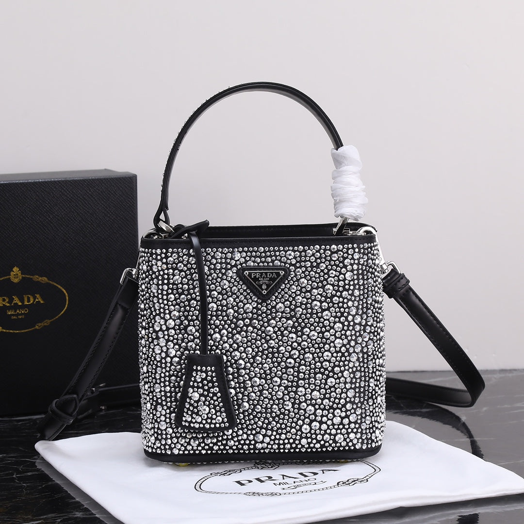 B12X44P265 Popular leather bag 