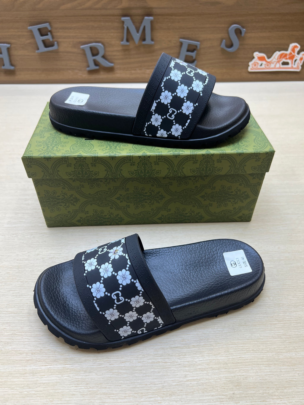 Z5R66B25 Popular Slippers