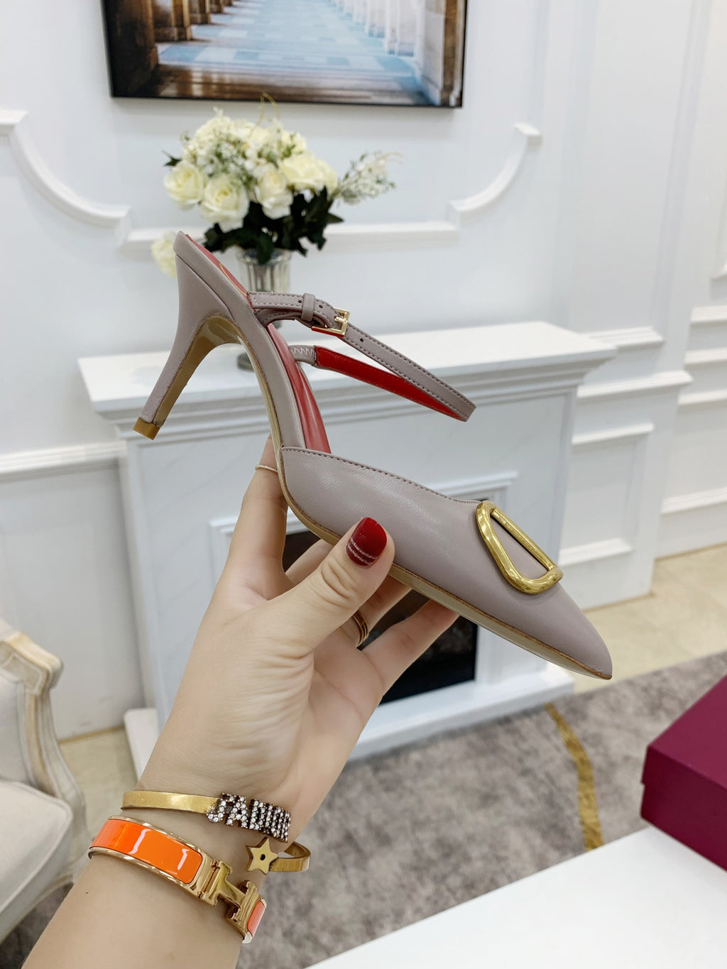 Z2YVL28 Popular leather  High heels
