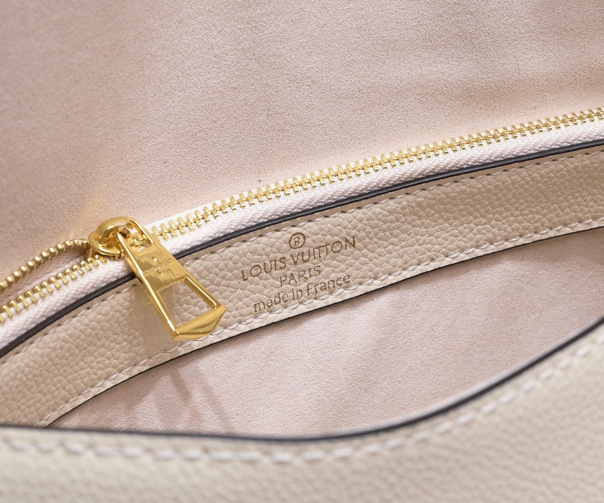 B1P36E40 Popular leather bag