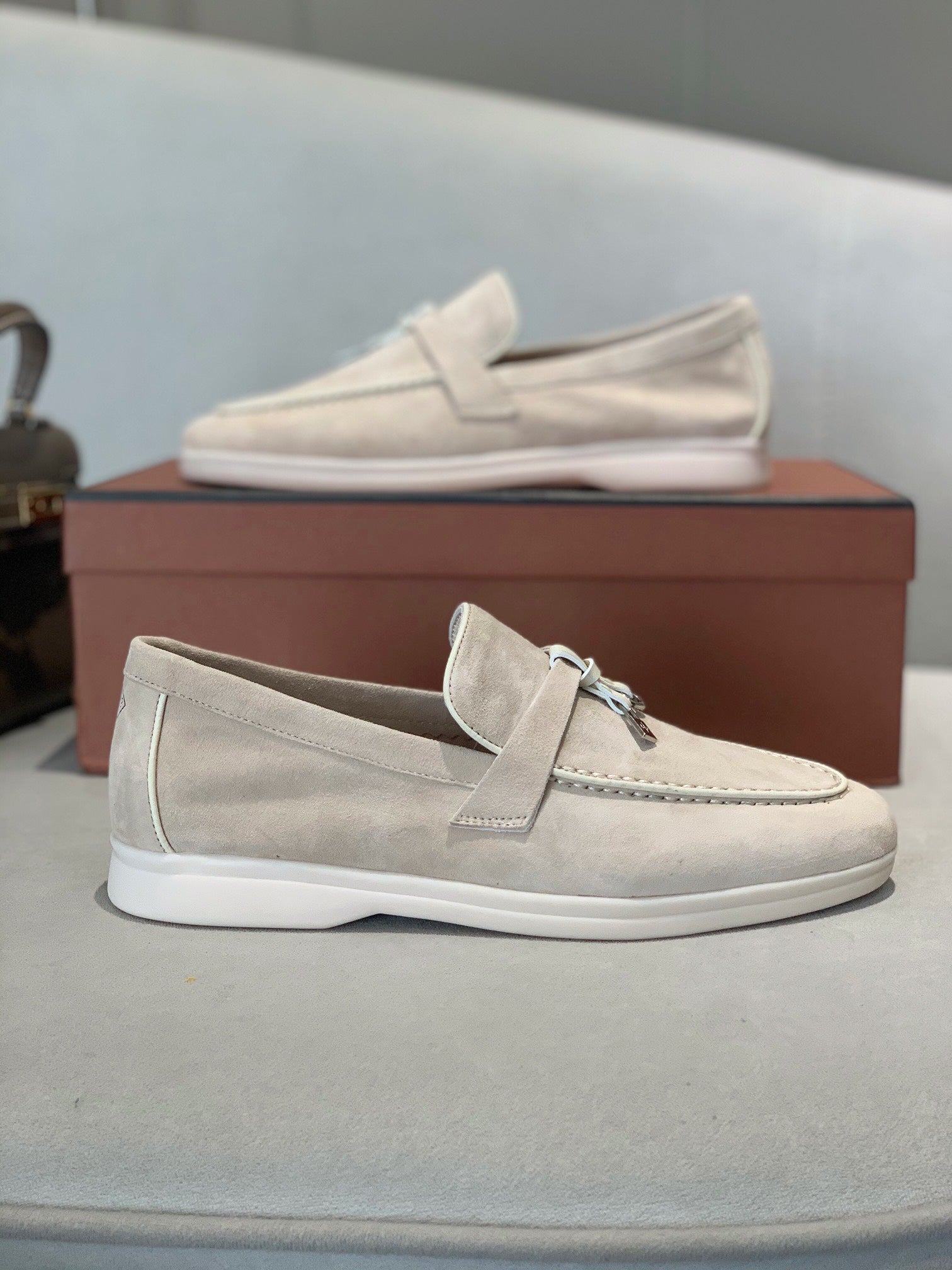 Z2R55A10 Popular high-quality shoes