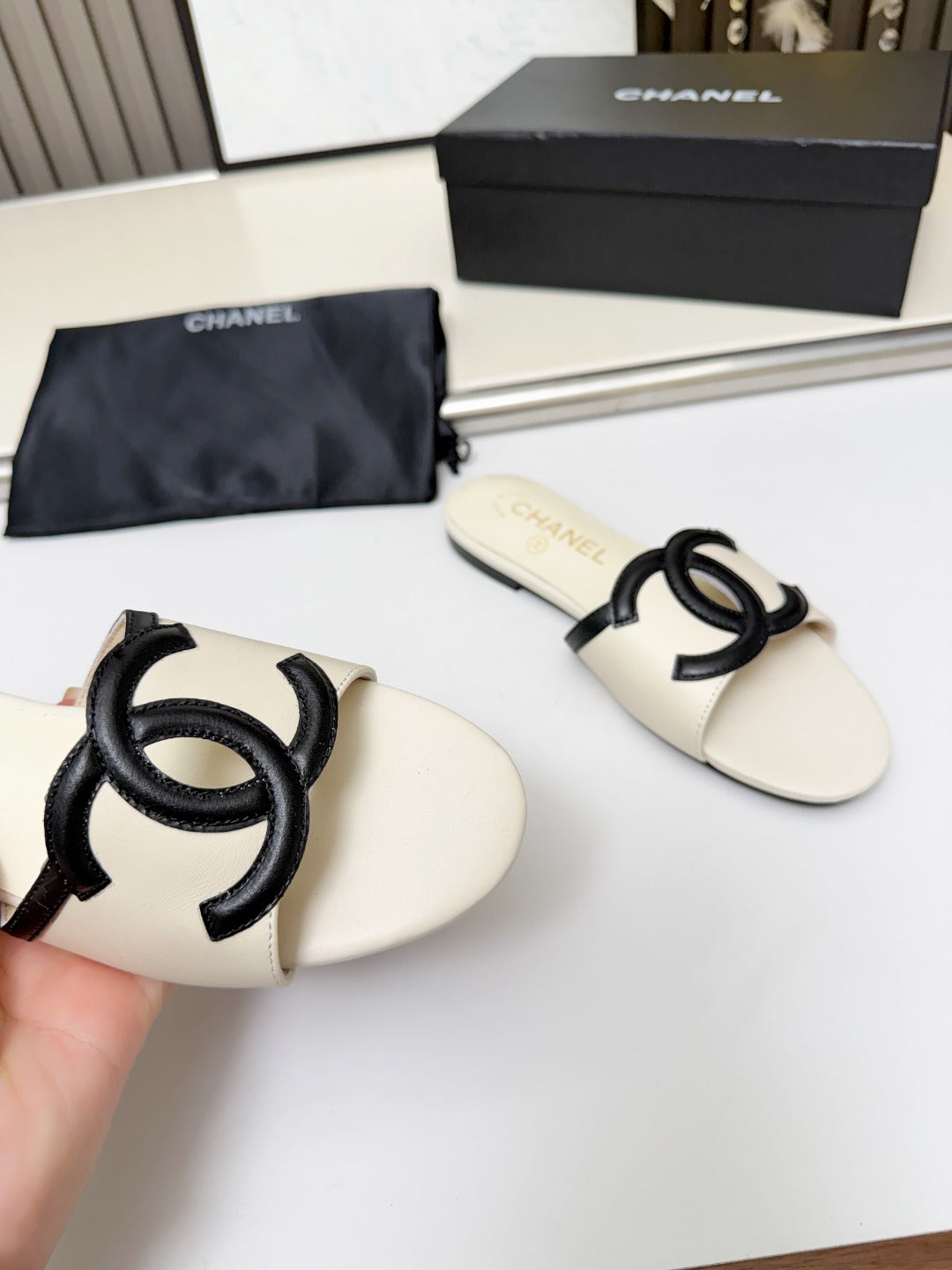 ZPX76C7  Popular high-quality leather slippers