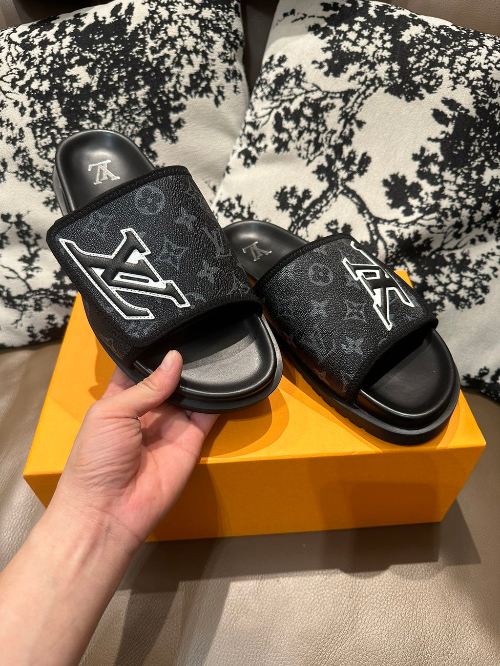 Z2Z85E28  Popular leather Shoes