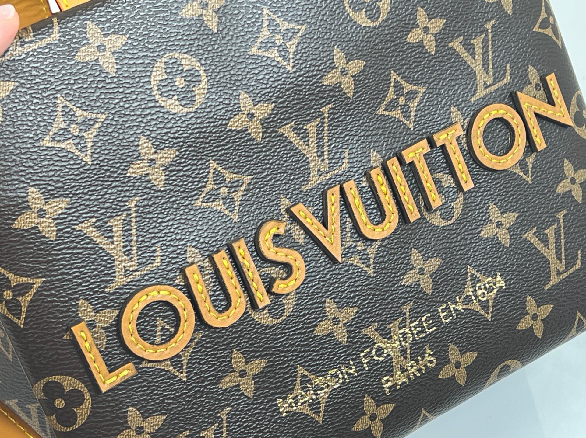 B1P46E48 Popular leather bag