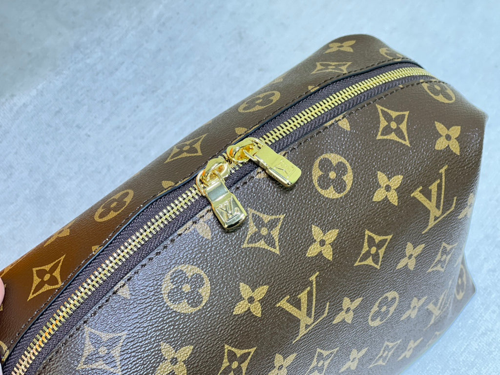 B1X104E61 Popular    leather bag