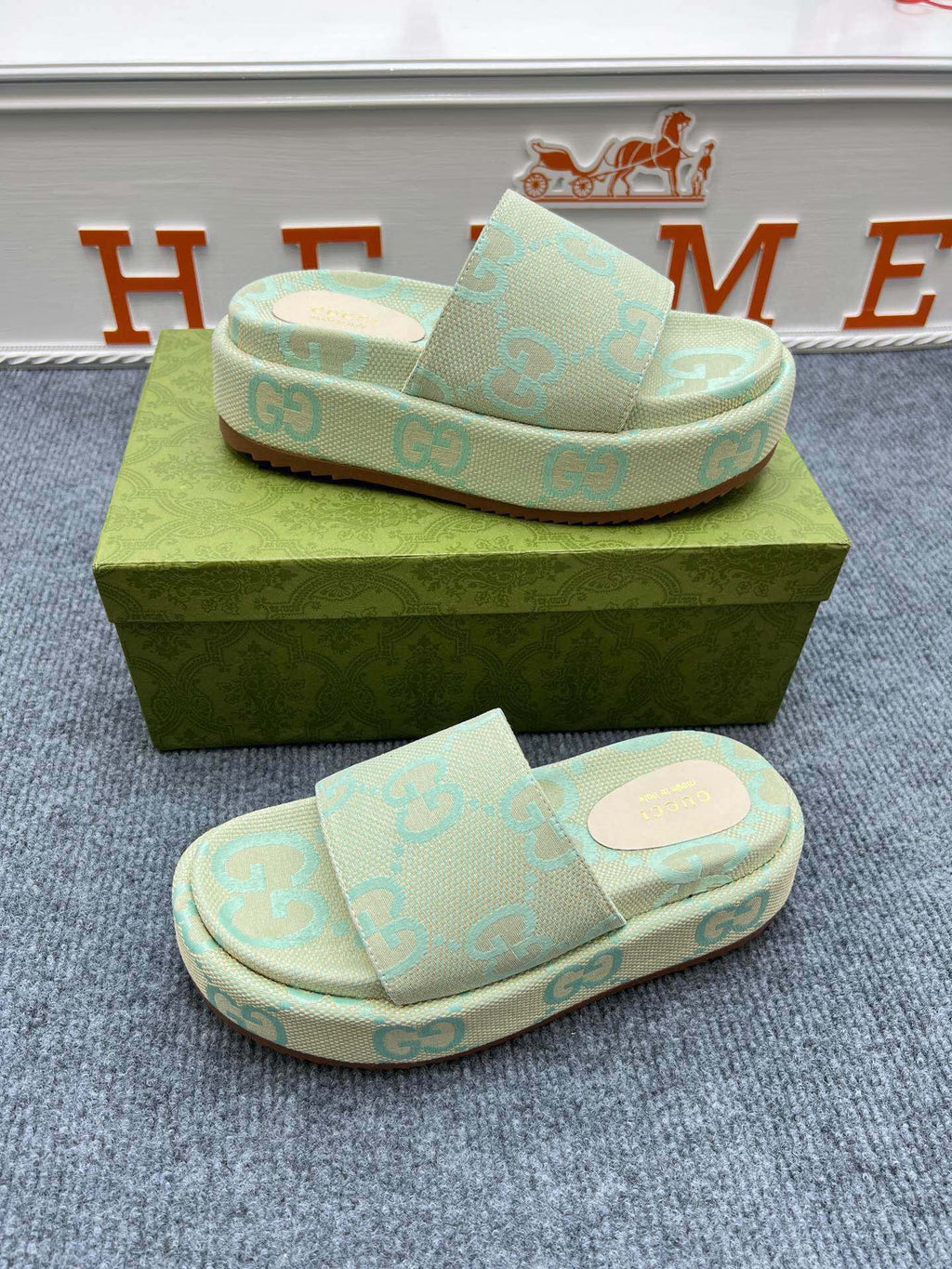 Z5ZB122 Popular slippers  Sole thickness 5.5cm