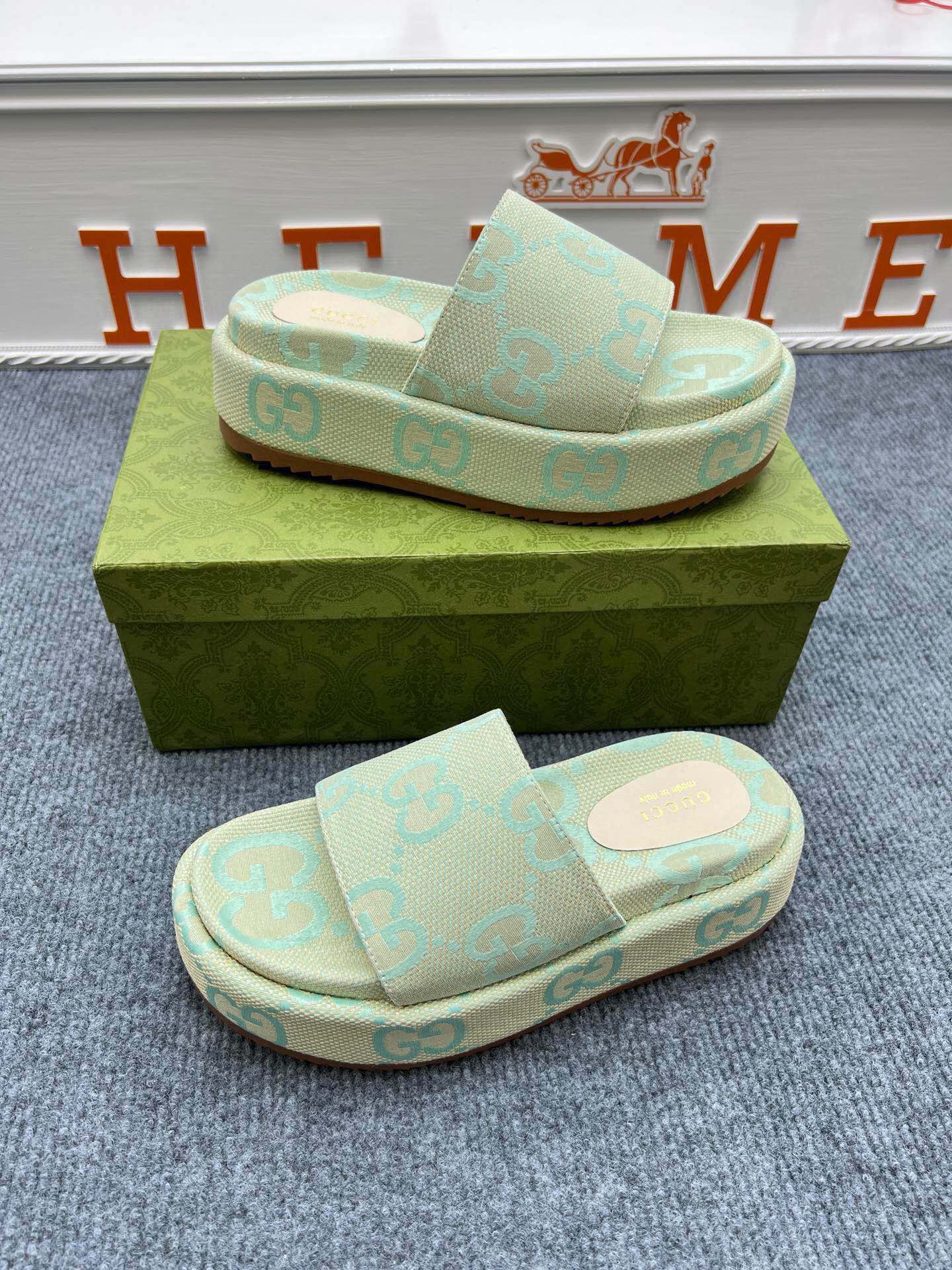 Z5ZB122 Popular slippers  Sole thickness 5.5cm
